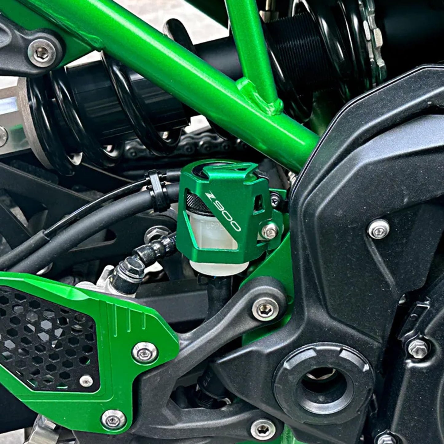 Vagary Z900 Motorcycle Rear Brake Fuel Tank Fluid Reservoir Cover Guard (Green)
